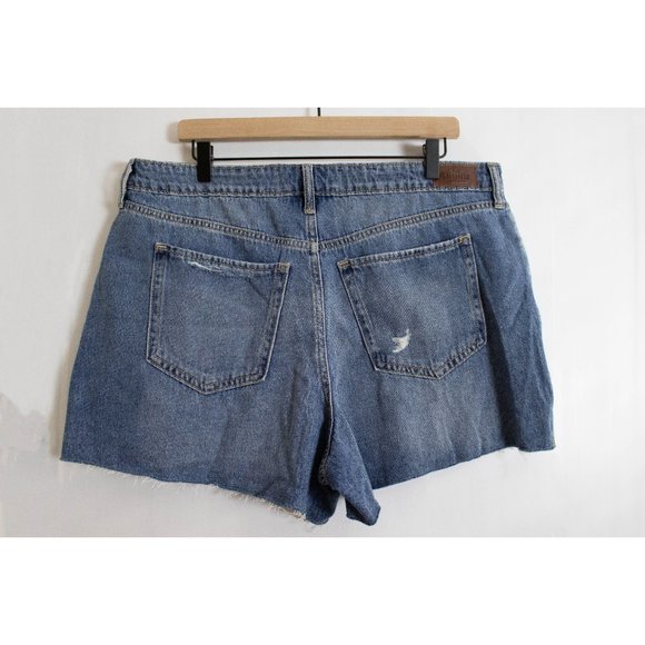 NWT Hollister Ultra High Rise Vintage Relaxed Mom Short Distressed Denim 17 - Picture 2 of 15
